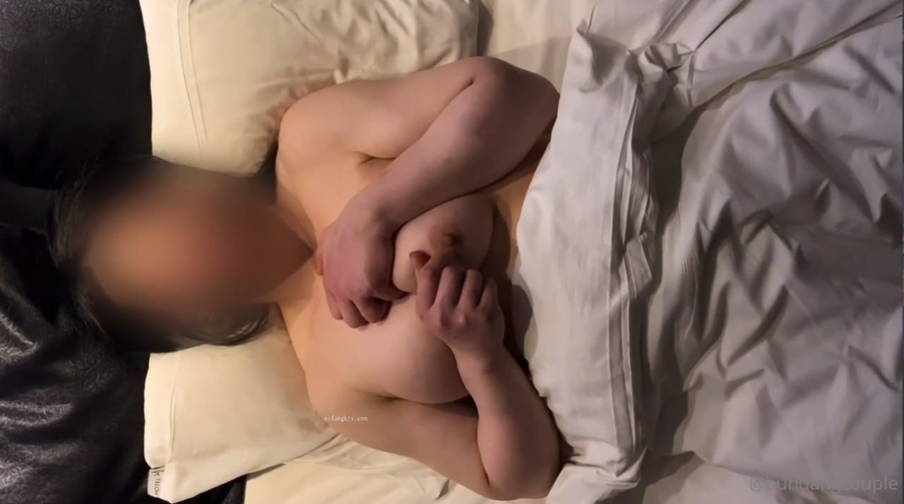 SDMUA-057-C 友人の結婚式帰りに終電逃した同級生3人を自宅に泊めたら…超ラッキー！宅飲みで勝手に盛り上